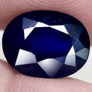 Rich 7.40ct royal blue Sapphire