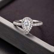 Sparkling 1ct VVS1 Pear Cut White F-G Moissanite Ring