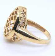 Attractive Yellow Gold Pear Shaped Ring