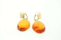 STUNNING AMBER SET IN 14KT YELLOW GOLD