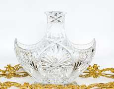 Gorgeous Large Clear Crystal Handled Basket With Pineapple / Fern Pattern
