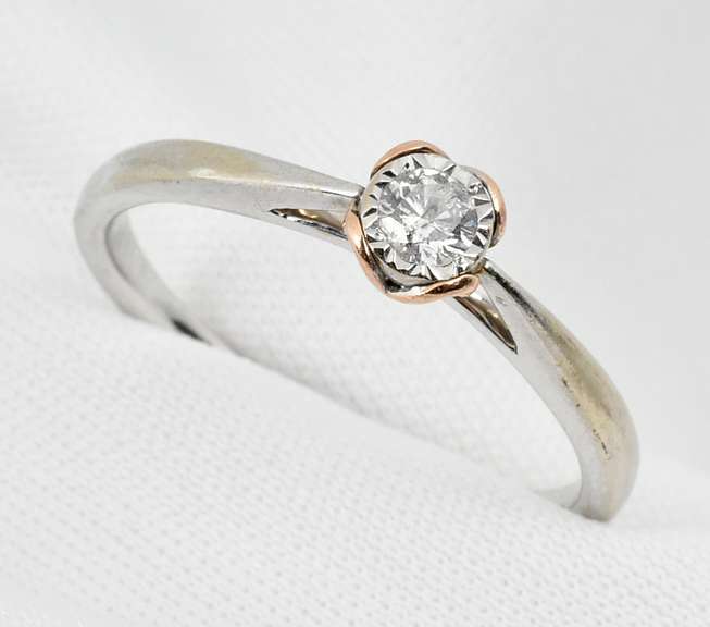 Cute Little Diamond Ring