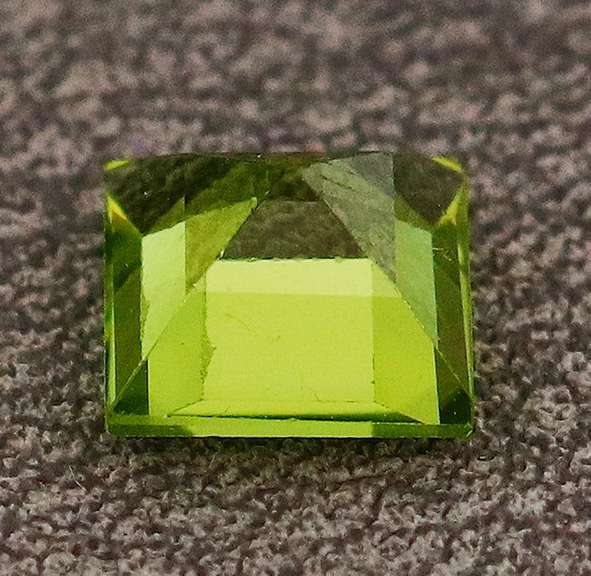 Vibrant 1.06ct high fire princess cut Peridot