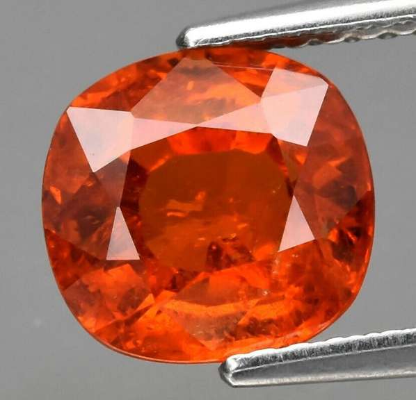 Fabulous! 2.57ct UNTREATED top mandarin Garnet solitaire