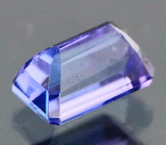 Beautiful 1.07ct emerald cut violet blue Tanzanite