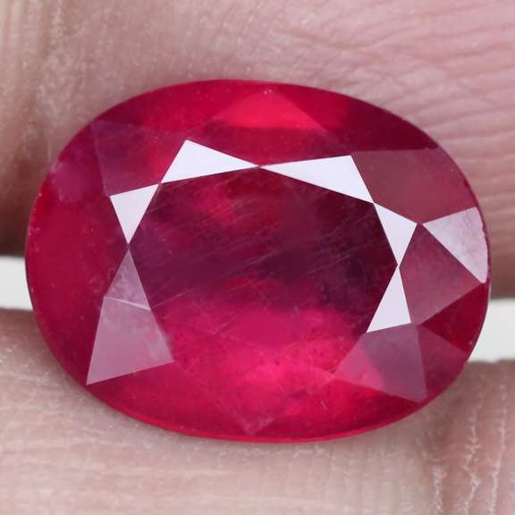 Stunning 4.60ct reddish pink Ruby