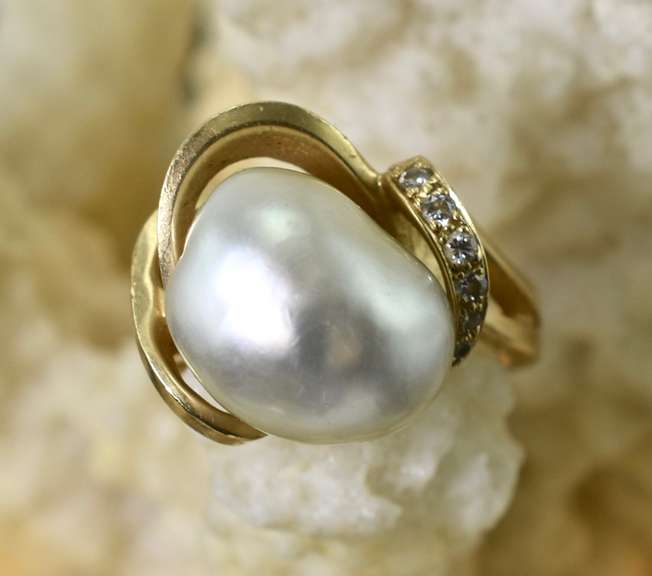 Unique 14K Baroque Pearl Ring