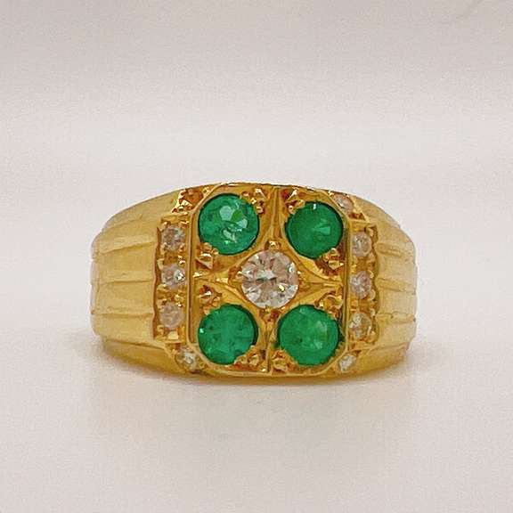 18kt Gold, Emerald, & Diamond Ring