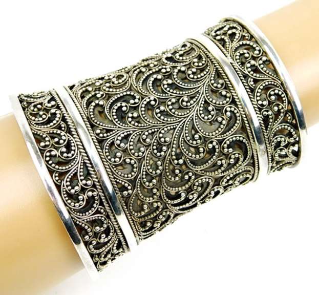 Fabulous Lois Hill 3 5/8 IN Sterling Filigree Cuff