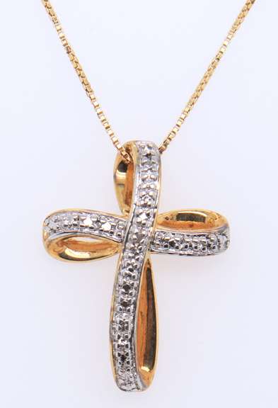 Sterling Silver Cross Pendant on Chain