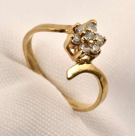 Cute Little Floral Diamond Cluster