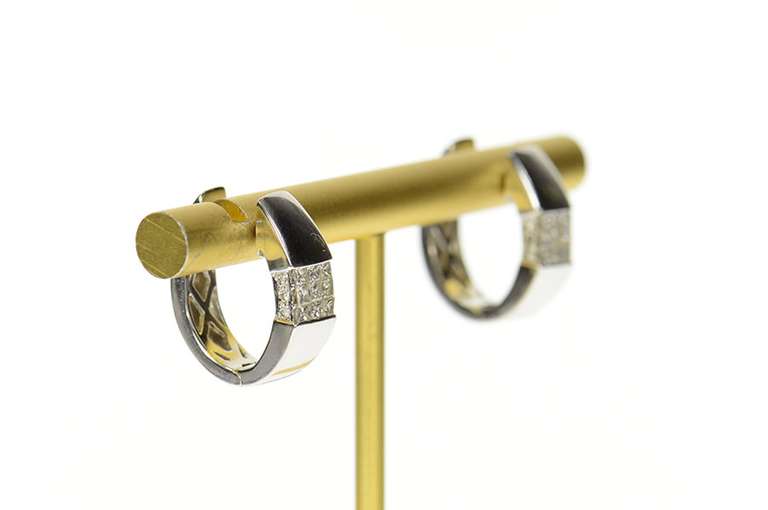 18K White Gold 0.54 Ctw Princess Diamond Oval Hoop Earrings