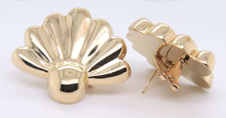 Charming Yellow Gold Fan Earrings
