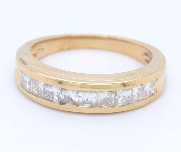 Sparkling Yellow Gold Diamond Band