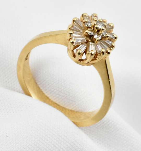 Sparkling Baguette & Round Diamond Cluster