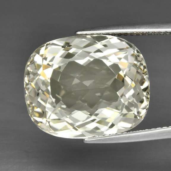Gorgeous untreated 23.09ct light yellow Topaz