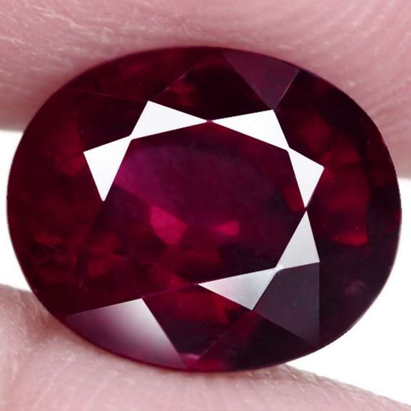 Ravishing 5.06ct rich violet red Rhodolite Garnet