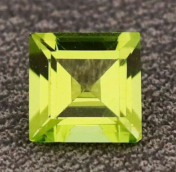 Vibrant 1ct high fire princess cut Peridot