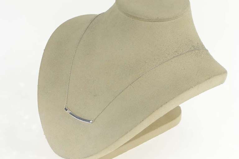 14K White Gold 0.15 Ctw Diamond Chain Classic Curved Bar Necklace