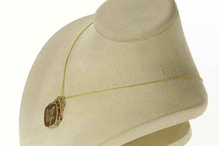 14K Yellow Gold Masonic Symbol Photo Picture Locket Pendant