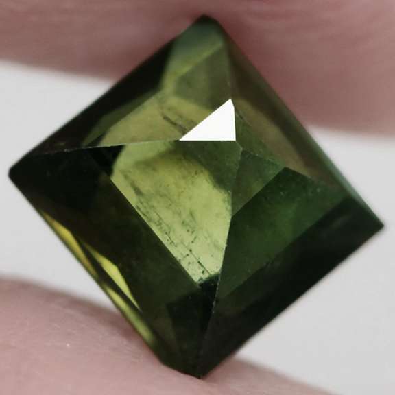Gorgeous 2.85ct olive green Tourmaline
