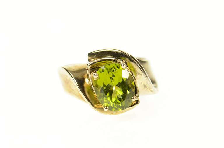 10K Yellow Gold Oval Peridot Classic Simple Bypass Statement Ring