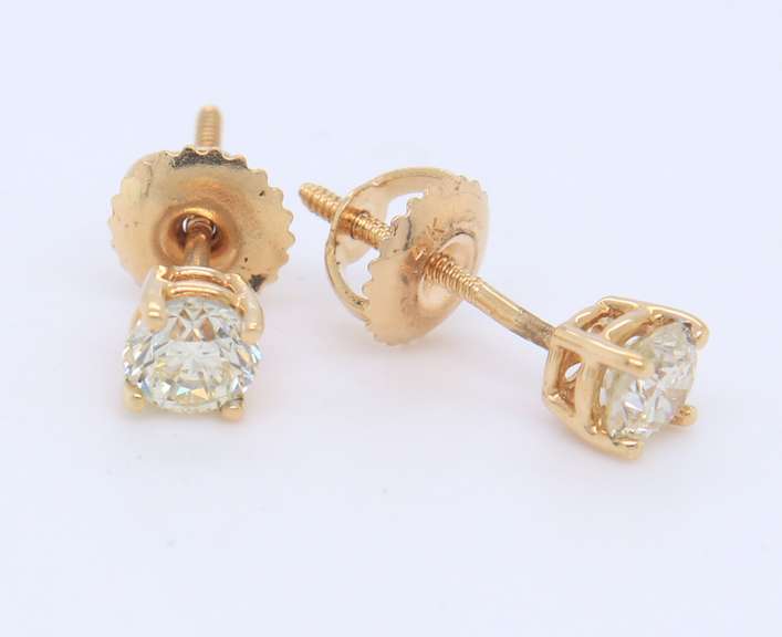 Elegant 14kt YG Diamond Stud Earrings