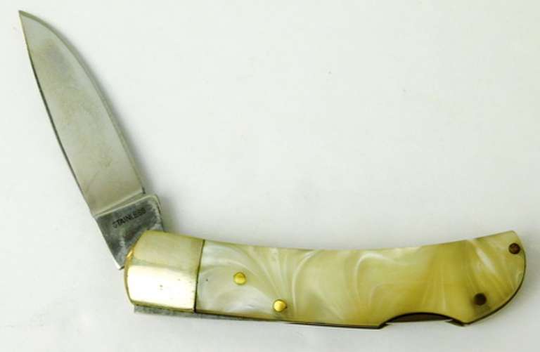 2005 Winchester Single Blade Pocket Knife