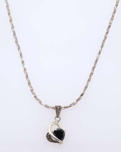 Vintage Sterling Silver Black onyx Heart Shaped Pendant on Chain
