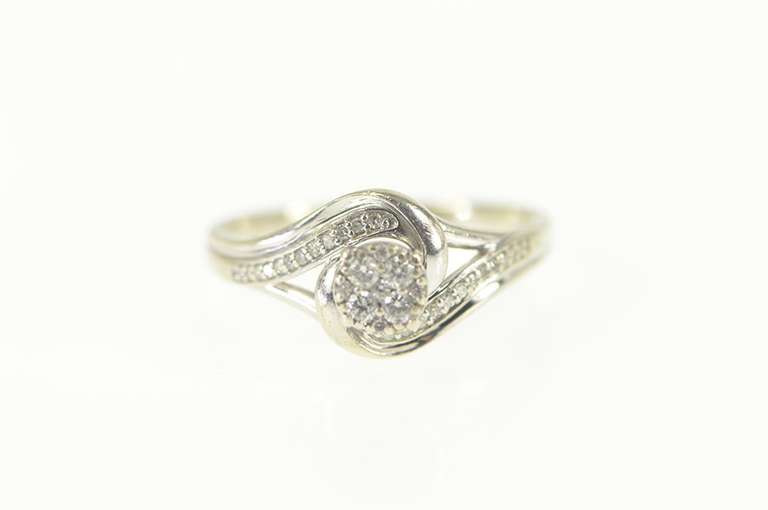 10K White Gold 0.20 Ctw Round Diamond Cluster Engagement Ring