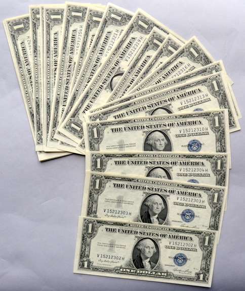 20 CHCU 1935 E $1 Silver Certificates