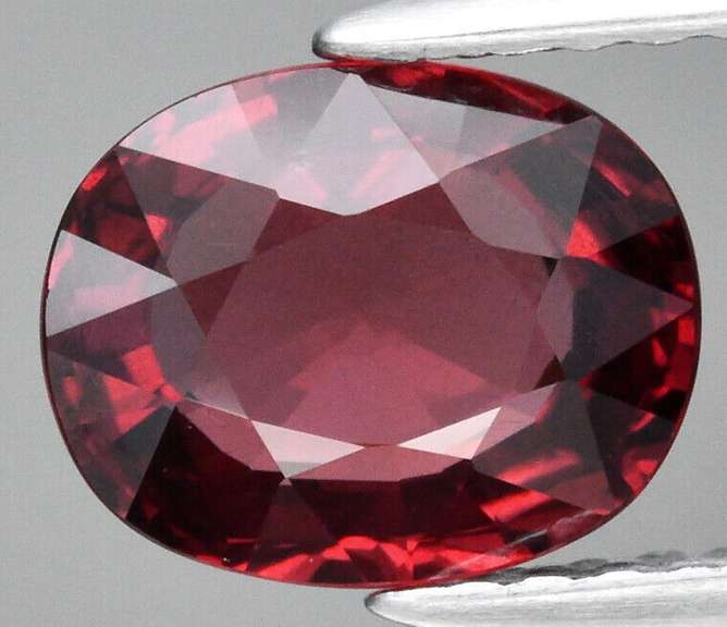 Amazing 1.43ct UNTREATED VS cherry red Rhodolite Garnet