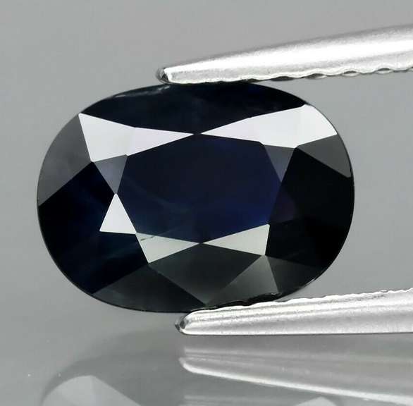 Bold 1.62ct deep royal blue Sapphire