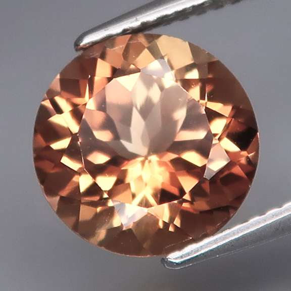 Captivating 4.50ct champagne Topaz