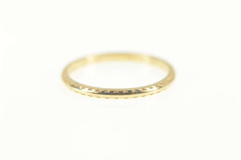 14K Yellow Gold 1940's Vine Pattern Classic Wedding Band Ring