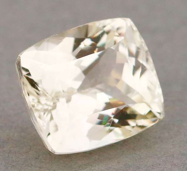 Remarkable 16.14ct high fire platinum blonde Kunzite