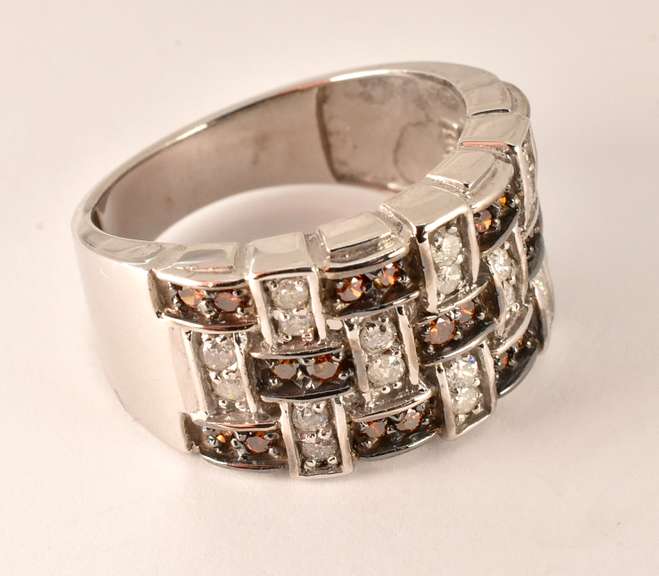 Modern White Gold Brown & White Diamond Ring