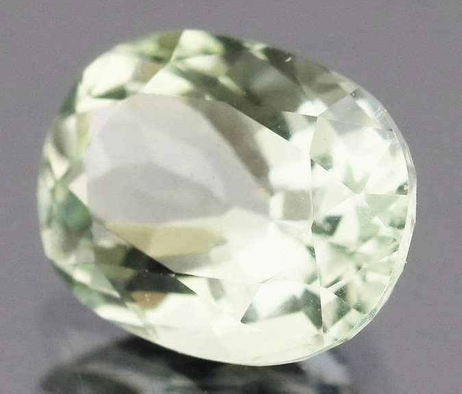 Extraordinary 4.05ct natural platinum green Amethyst