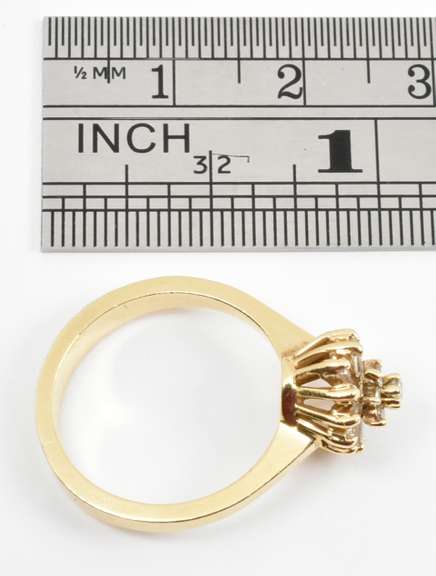 Sparkling Baguette & Round Diamond Cluster