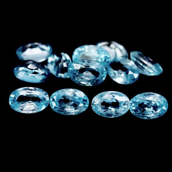 Brilliant 9.23ct sky blue Zircon set