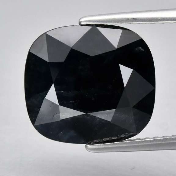 Silky! 6.65ct HEATED ONLY midnight blue Sapphire