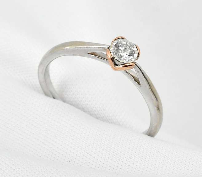 Cute Little Diamond Ring