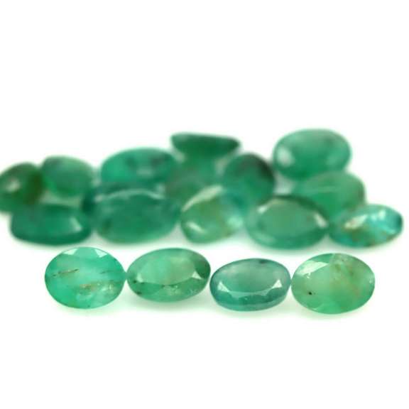 Heavy 7.48ct 18 piece Zambian Emerald set