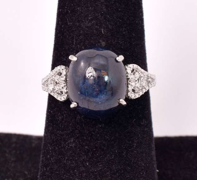 Spectacular 7.32CTS Cabochon-Cut Star Sapphire & 0.08CTW Diamond Ring in Sterling Silver