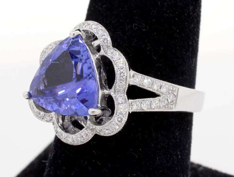 Tempting Tanzanite & Diamond Ring