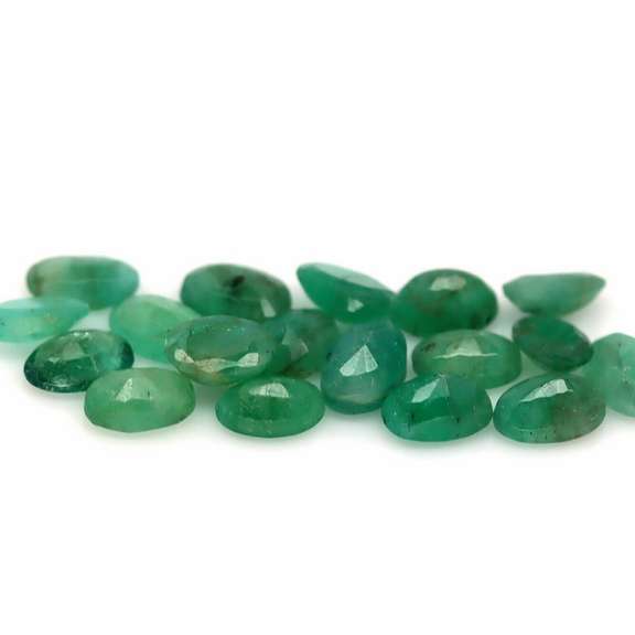 Heavy 7.65ct 18 piece Zambian Emerald set