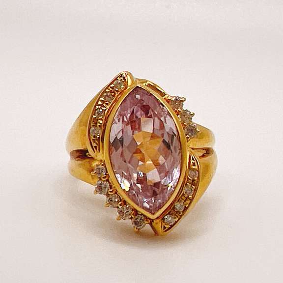 18kt Gold, Kunzite, & Diamond Cocktail Ring