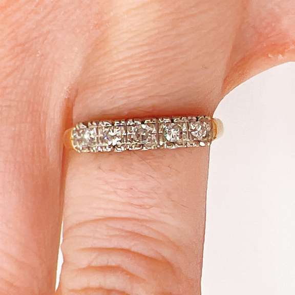 14kt Gold & Diamond Band Ring