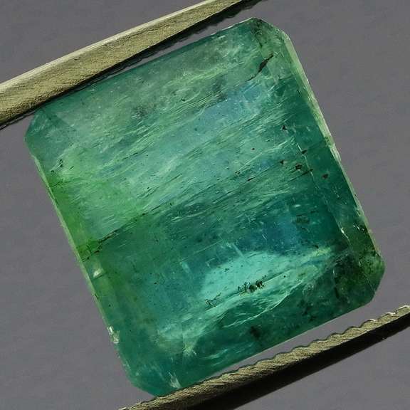 Top green! UNHEATED! 2.50ct Colombian Emerald