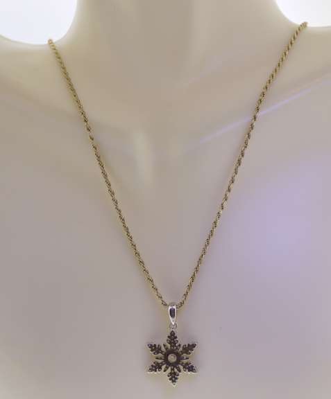 Sterling Silver Snow Flake Pendant Italian Chain Necklace